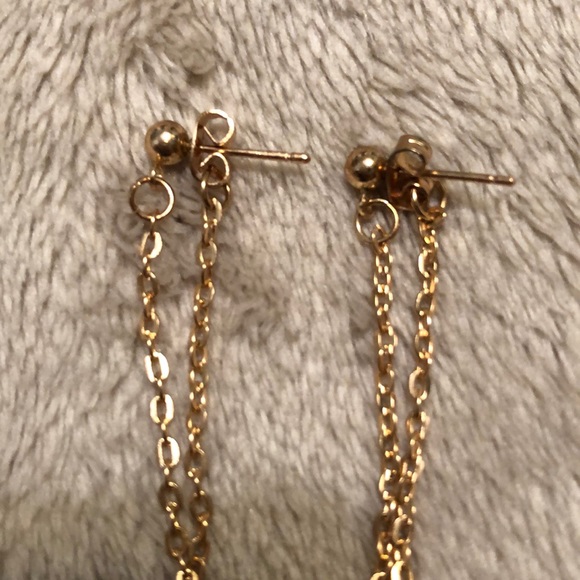 Free w Bundle | Golden Star Chain Earrings - Picture 4 of 8